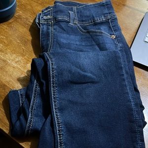 Blue jean capri pants